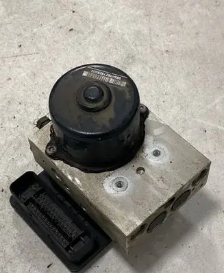 Land Rover Freelander ABS Pump 00008327E1