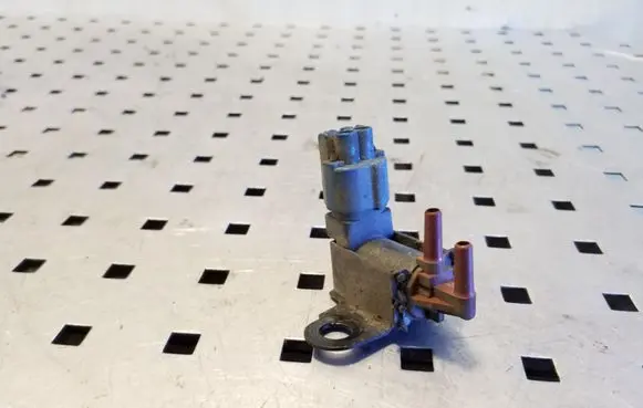 Subaru Legacy Turbo solenoid valve 14774AA271 1846000350