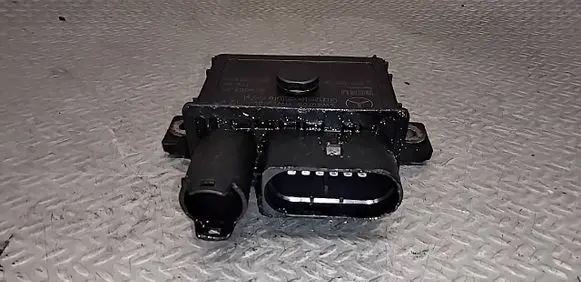 Mercedes-Benz E W211 Glow plug pre-heat relay A6461532579 DC8G0227 0522120202