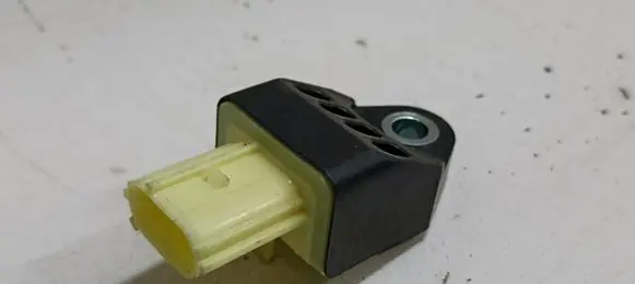 Toyota Auris E180 Airbag deployment crash/impact sensor 8983102160