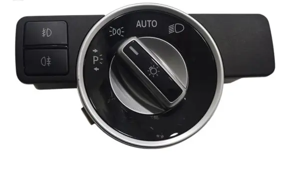 Infiniti Q30 Light switch