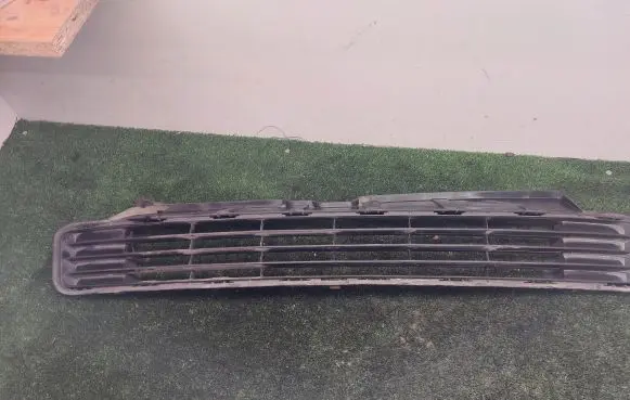 Toyota Prius (XW30) Front bumper lower grill 5311247040