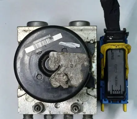 Renault Megane III ABS Pump 476606264R 000405104E0 10096114123