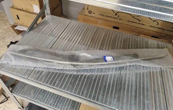 Volvo S60 Front door glass trim molding 31352547 31335894