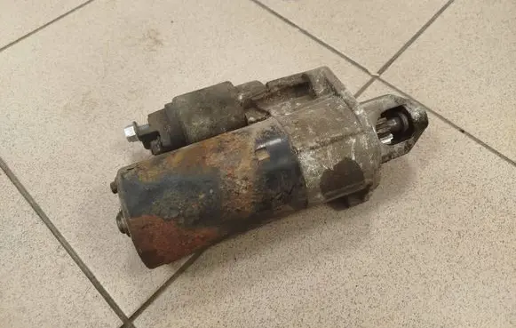 Mercedes-Benz CLS C219 Starter motor