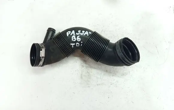 Air intake hose/pipe