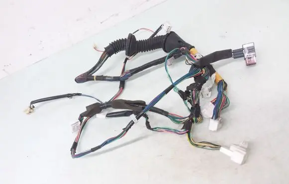 Toyota Avensis T250 Front door wiring loom 8215205600