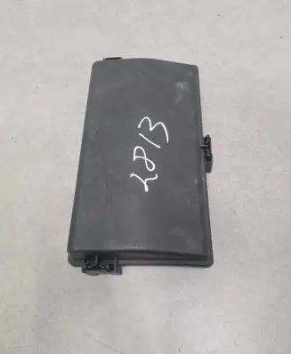Opel Insignia A Fuse box cover 13222784