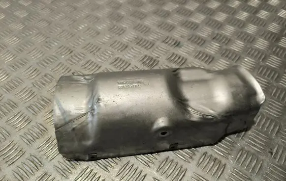 Volvo XC60 Heat shield in engine bay 31437205