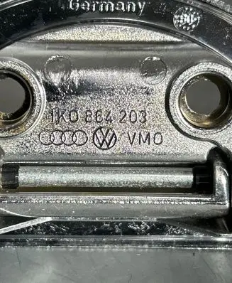 Audi A4 S4 B8 8K Tie down hook / loop 1ko864203