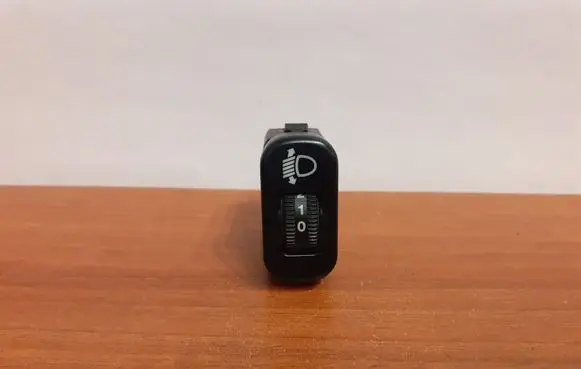 Mercedes-Benz Sprinter W906 Headlight level height control switch 9815 A9068260038