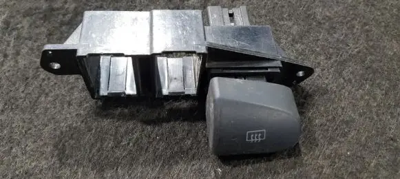 Mitsubishi Lancer Windscreen/window heater switch