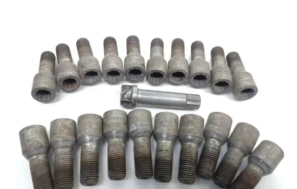 Skoda Octavia Mk2 (1Z) Nuts/bolts 