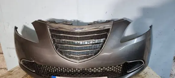 Chrysler Ypsilon Front bumper 735186082
