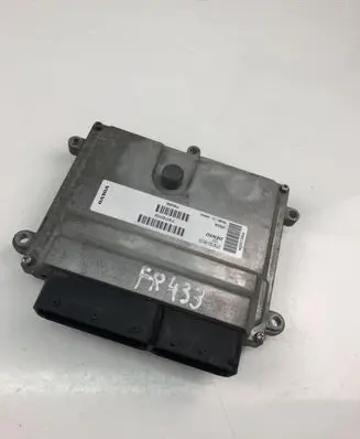 Volvo S40 Engine control unit/module P30743102