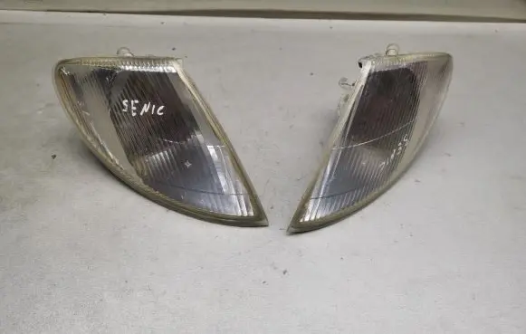 Renault Scenic I Front indicator light 7700831466 7700831467