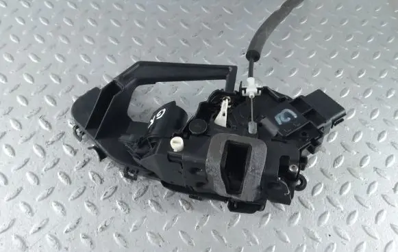 Jaguar XJ X351 Rear door lock 8X2A26413BC AW9324995BB