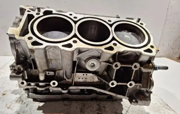 Renault Laguna III Engine block V4YB713