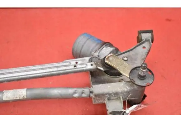 Front wiper linkage and motor