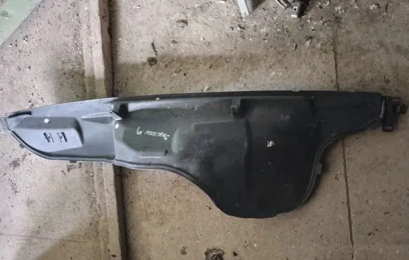 Ford Mustang V Heat shield in engine bay 93301867