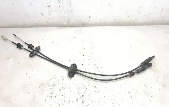 KIA Carens II Gear shift cable linkage 4379410100
