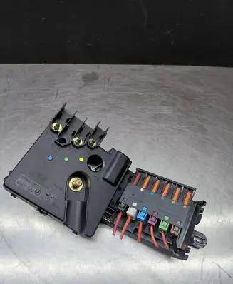 Mercedes-Benz E W211 Fuse module 2119820402