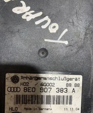 Volkswagen Touareg I Tow bar trailer control unit/module 8E0907383A S0002