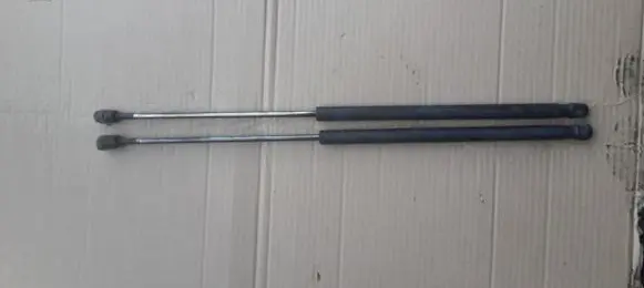 Ford Focus Tailgate strut 