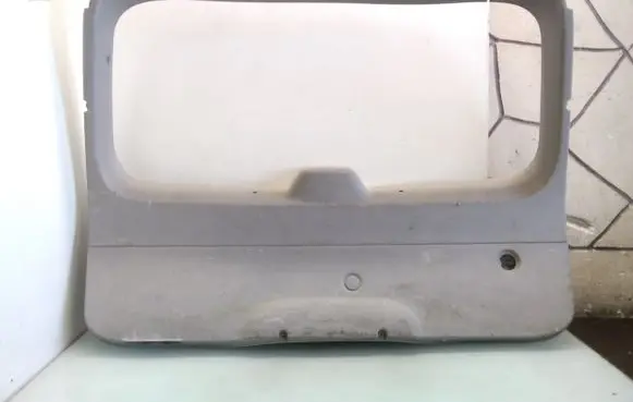 Jeep Grand Cherokee (WK) Tailgate trim