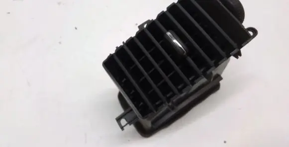 Nissan Navara D40 Dash center air vent grill 687515X00A