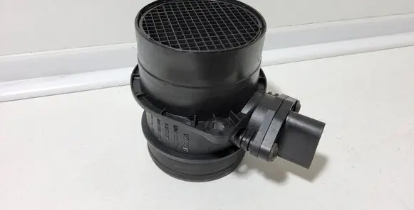 Audi A3 S3 8L Mass air flow meter 1J0129574AD 0280217529 071906461A