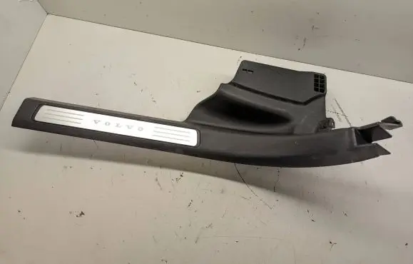 Volvo S90, V90 Rear sill trim cover 39841675