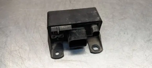 Glow plug pre-heat relay