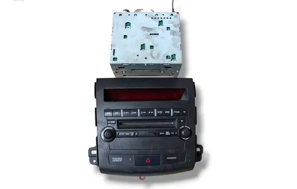 Peugeot 4007 Radio/CD/DVD/GPS head unit 8701A260