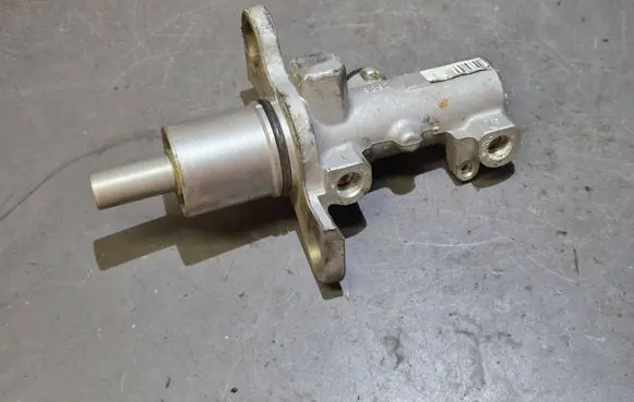 Audi A8 S8 D3 4E Master brake cylinder 