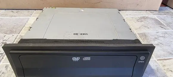 CD/DVD changer