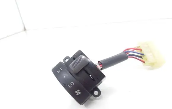Hyundai Trajet Climate control unit 979833AXXX