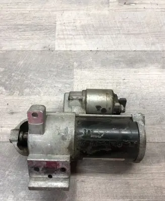 BMW 5 G30 G31 Starter motor 8685988 17B3143096