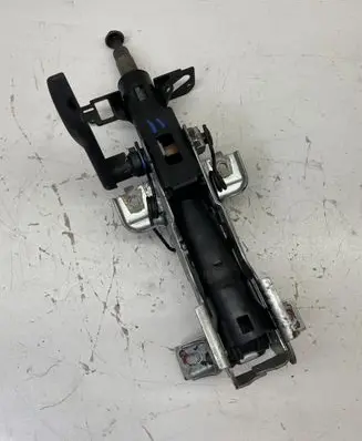 Steering wheel axle set