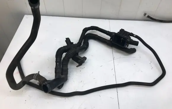Volvo V50 Thermostat housing 