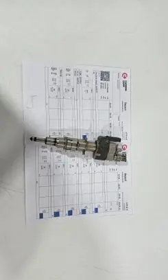 BMW 5 E60 E61 Fuel injector 7589048