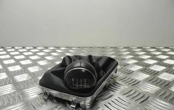 Volkswagen Golf Sportsvan Gear shifter/selector 518711113C I7927