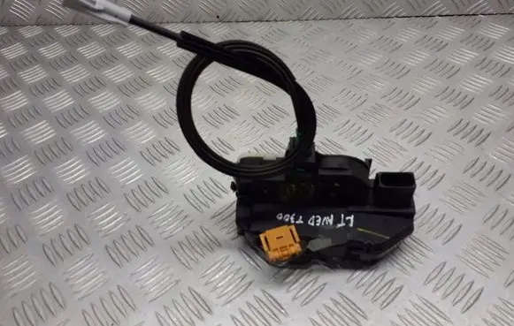 Chevrolet Aveo Rear door lock 13579545