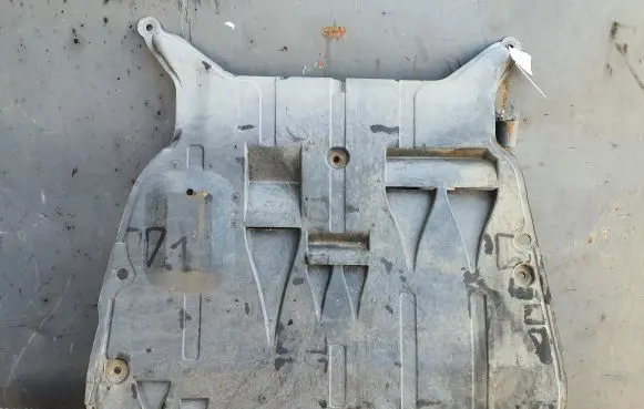 Volvo S80 Engine splash shield/under tray