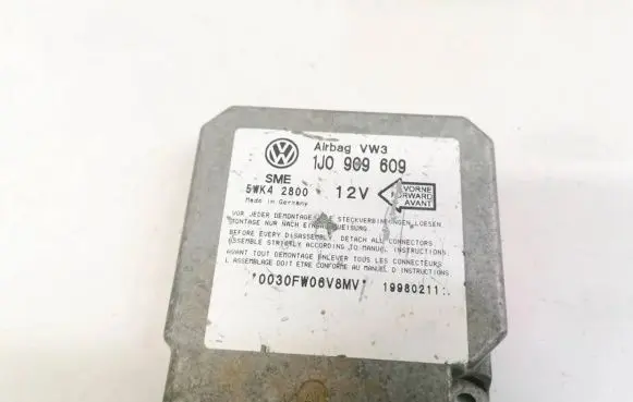 Volkswagen Golf IV Airbag control unit/module 1j0909609 5wk42800