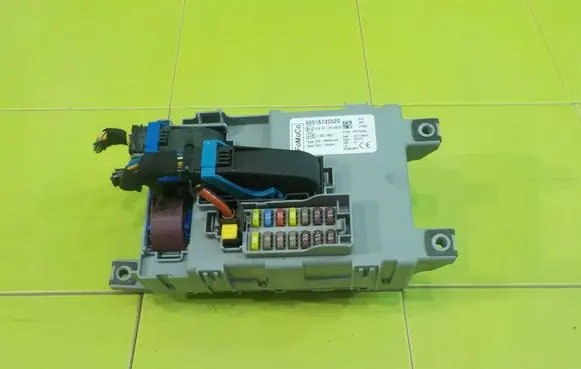 Ford Ka Fuse box set 00518735520 XP167