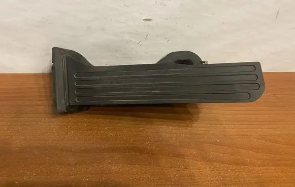 Volkswagen PASSAT B6 Accelerator throttle pedal 1K1723503L B423