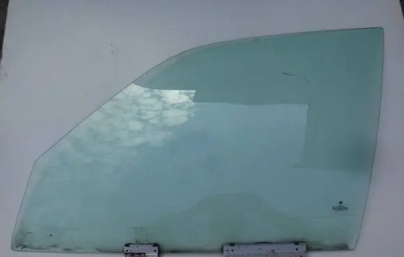 BMW 5 E34 Front door window glass four-door