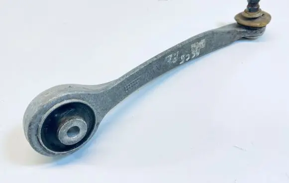Audi A4 S4 B5 8D Front lower control arm/wishbone 8E0407505C