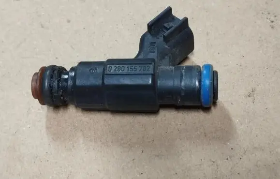Chrysler Neon II Fuel injector 0280155782